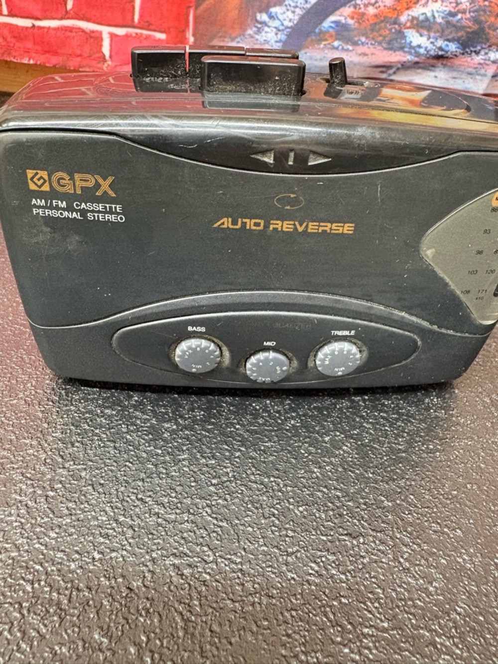 GPX Portable Cassette Player with Earbuds - Auto Reverse - Picture 2 of 3